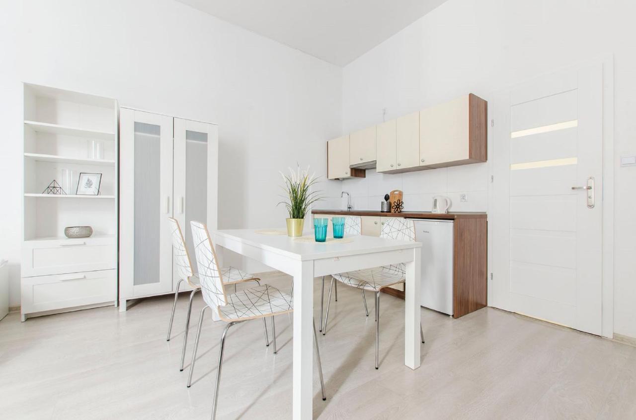 Apartstate on 6 Sierpnia, 37 Apartment Łódź Exterior foto